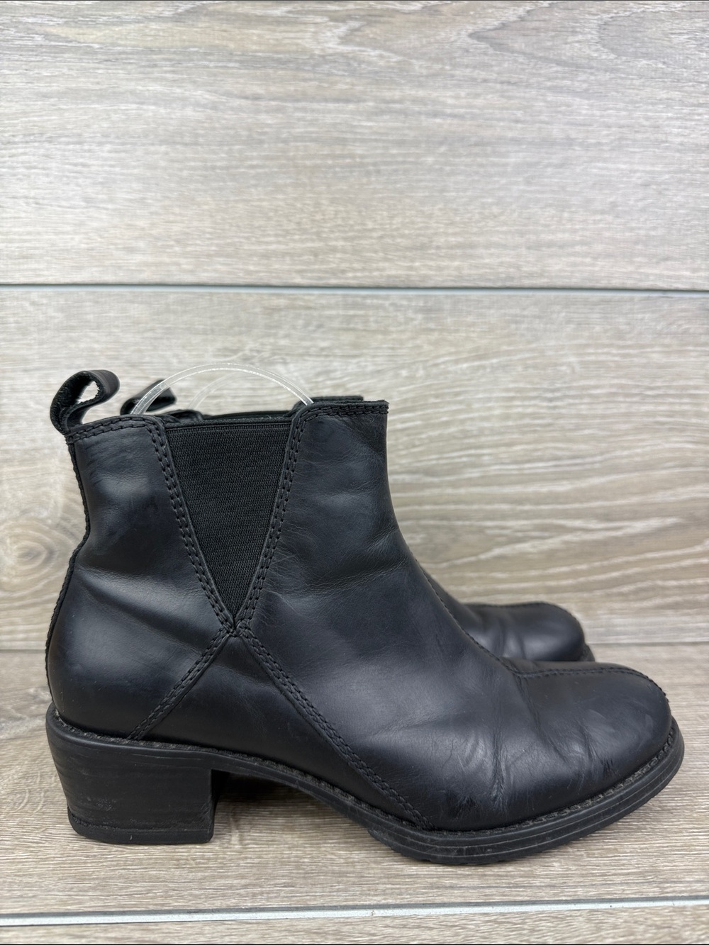 Red Wind Shoes Kinney 4334 Women’s Sz 6.5M Black Leather Pull On Chelsea Boots